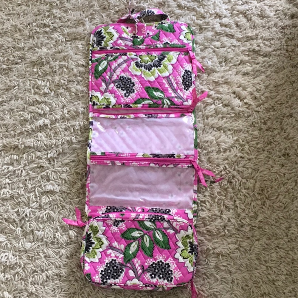 VERA BRADLEY hanging travel organizer